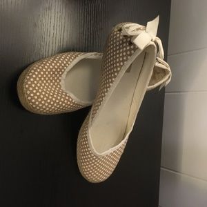 UGG Canvas Corset Flats size 8m